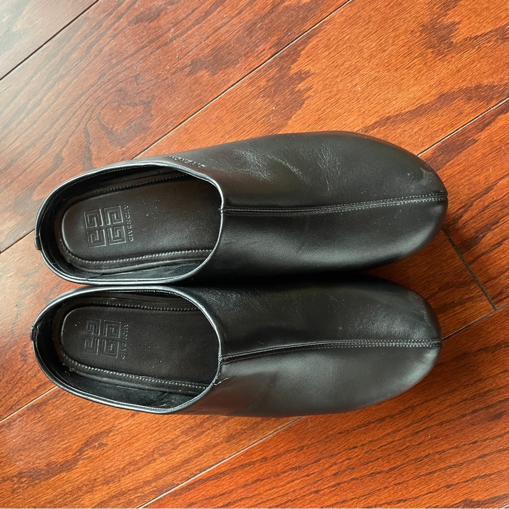 Authentic Givenchy women’s Black Leather clogs